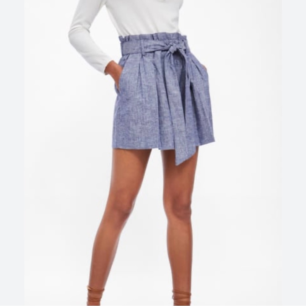NEW Zara paper bag waist shorts size small